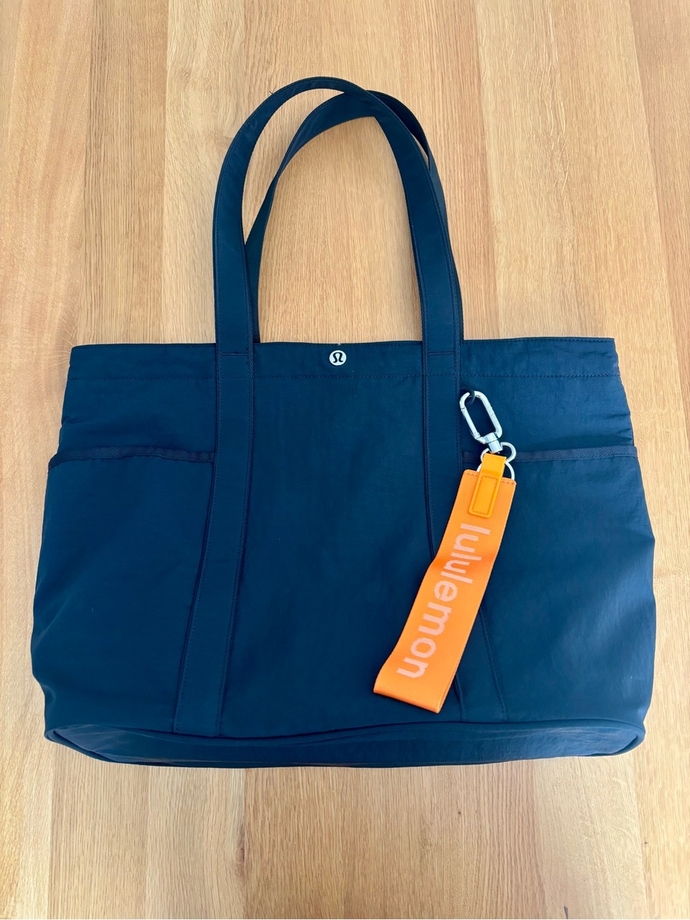 lululemon multi pocket tote bag 20L (Black, new without tags)